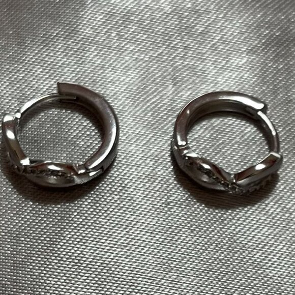 earrings - Picture 2 of 2